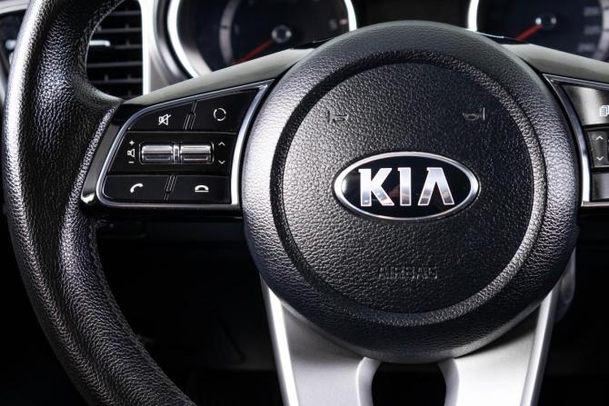 Kia Ceed III с пробегом 2019 года, цена 1 559 000 рублей, 111456 км, универсал, Автокод Объявления