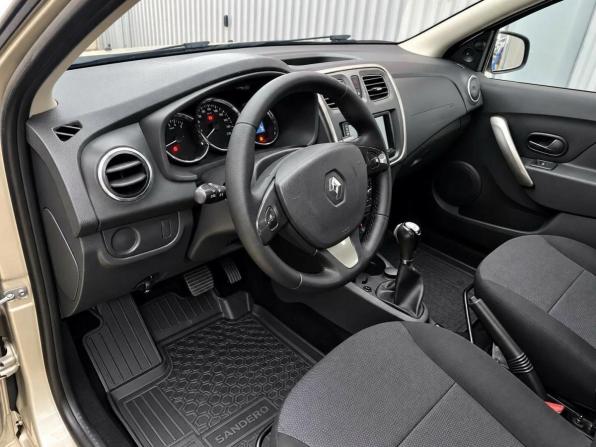 Renault Sandero II с пробегом 2016 года, цена 775 000 рублей, 102927 км, хэтчбек, Автокод Объявления
