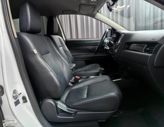 Mitsubishi Outlander III Рестайлинг 2 с пробегом 2017 года, цена 1 717 000 рублей, 191291 км, внедорожник, Автокод Объявления