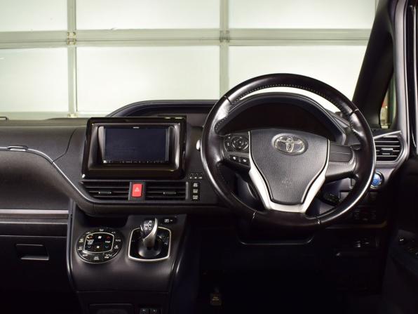 Toyota Voxy III (R80) с пробегом 2014 года, цена 1 649 999 рублей, 184047 км, минивэн, Автокод Объявления