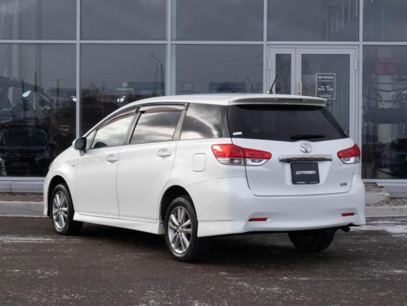 Toyota Wish II с пробегом 2012 года, цена 1 350 000 рублей, 113548 км, минивэн, Автокод Объявления