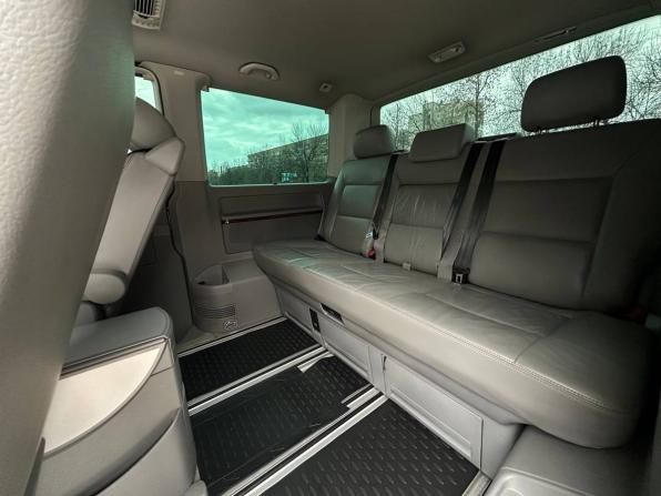 Volkswagen Multivan T5 Рестайлинг с пробегом 2011 года, цена 1 999 000 рублей, 293500 км, минивэн, Автокод Объявления