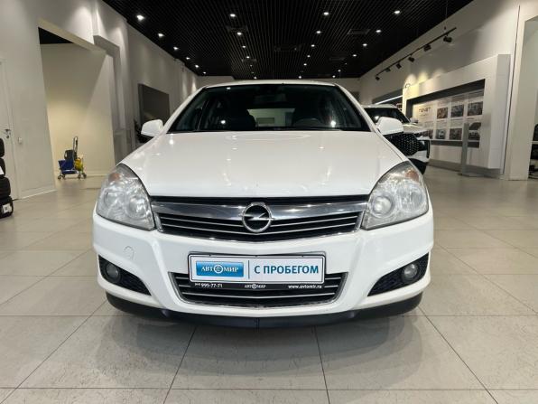 Opel Astra H Рестайлинг с пробегом 2012 года, цена 690 000 рублей, 130352 км, седан, Автокод Объявления