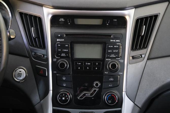 Hyundai Sonata VI (YF) с пробегом 2010 года, цена 989 000 рублей, 220000 км, седан, Автокод Объявления