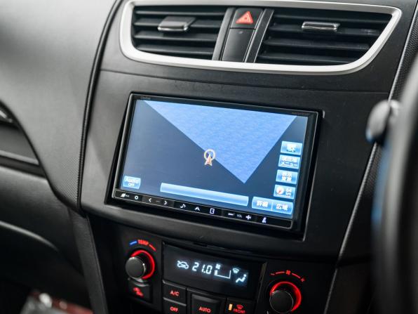 Suzuki Swift IV с пробегом 2012 года, цена 850 000 рублей, 116240 км, хэтчбек, Автокод Объявления