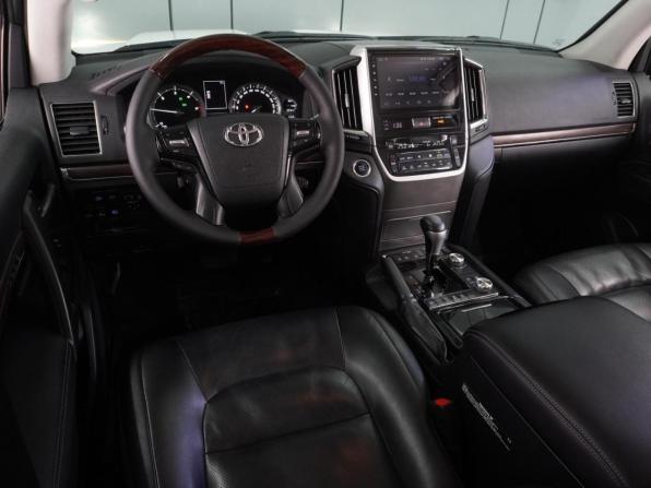 Toyota Land Cruiser 200 Series Рестайлинг 2 с пробегом 2015 года, цена 4 999 000 рублей, 145219 км, внедорожник, Автокод Объявления