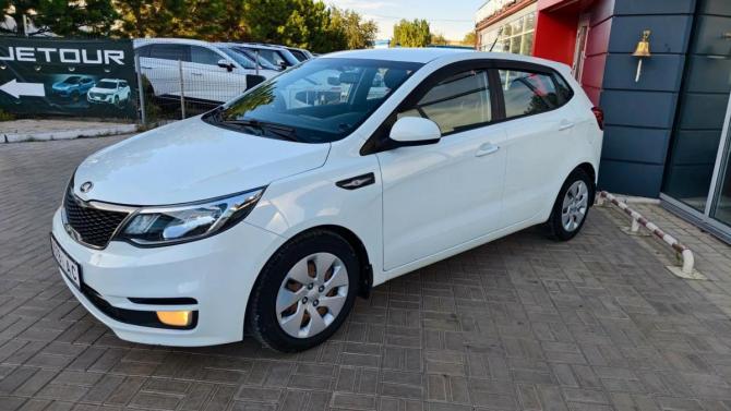 Kia Rio III Рестайлинг с пробегом 2016 года, цена 1 129 900 рублей, 102653 км, хэтчбек, Автокод Объявления