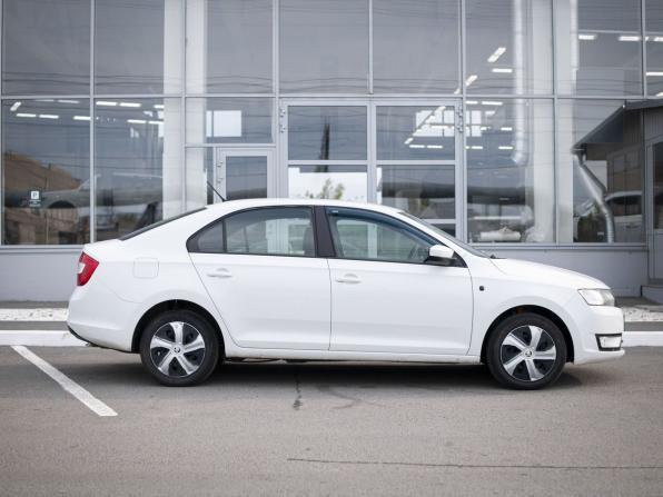 Skoda Rapid I с пробегом 2014 года, цена 830 000 рублей, 231159 км, лифтбек, Автокод Объявления
