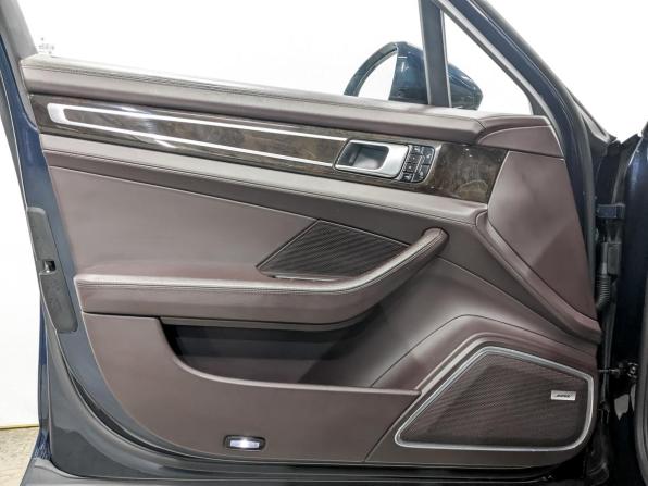 Porsche Panamera II с пробегом 2017 года, цена 5 990 000 рублей, 109000 км, лифтбек, Автокод Объявления