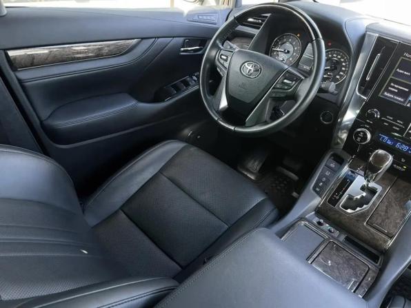 Toyota Alphard III Рестайлинг с пробегом 2021 года, цена 6 090 000 рублей, 66155 км, минивэн, Автокод Объявления