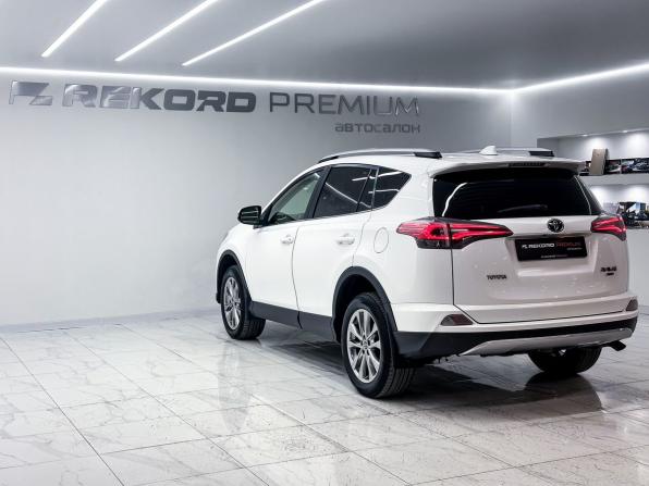 Toyota RAV4 IV (XA40) Рестайлинг с пробегом 2015 года, цена 2 400 000 рублей, 231856 км, внедорожник, Автокод Объявления