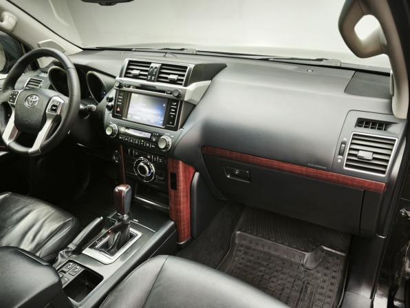 Toyota Land Cruiser Prado 150 Series Рестайлинг 1 с пробегом 2016 года, цена 3 649 000 рублей, 238335 км, внедорожник, Автокод Объявления