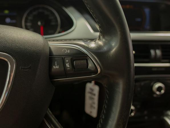 Audi A4 IV (B8) Рестайлинг с пробегом 2012 года, цена 1 250 000 рублей, 203021 км, седан, Автокод Объявления