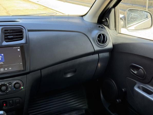 Renault Logan II с пробегом 2018 года, цена 350 000 рублей, 329873 км, седан, Автокод Объявления