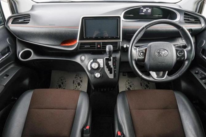 Toyota Sienta II Рестайлинг с пробегом 2020 года, цена 1 599 000 рублей, 54260 км, компактвэн, Автокод Объявления