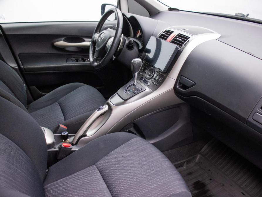 Toyota Auris I Москва  - изображение 9