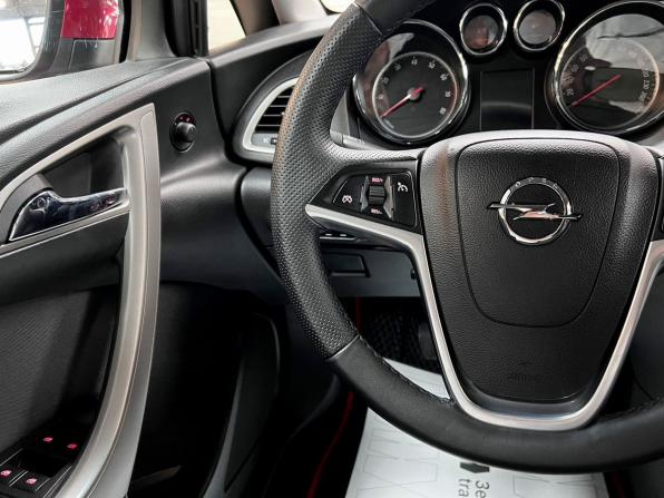 Opel Astra J с пробегом 2011 года, цена 745 000 рублей, 159149 км, хэтчбек, Автокод Объявления