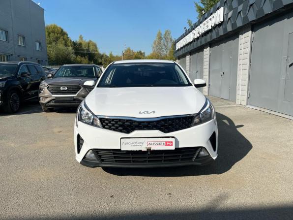 Kia Rio IV Рестайлинг с пробегом 2021 года, цена 1 393 538 рублей, 89900 км, седан, Автокод Объявления