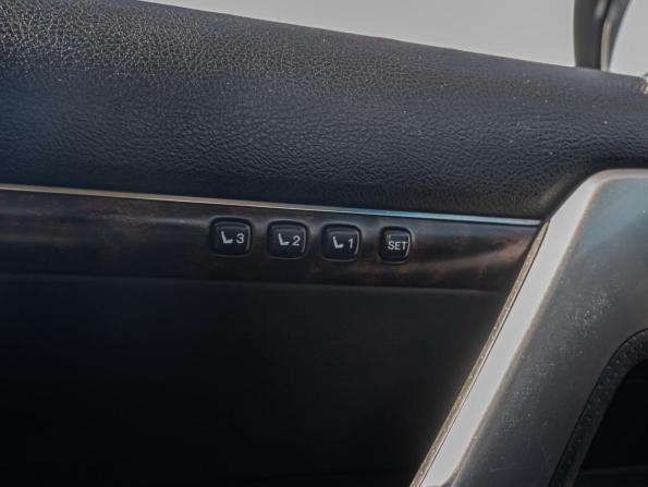 Toyota Land Cruiser 200 Series Рестайлинг 1 с пробегом 2012 года, цена 3 830 000 рублей, 225555 км, внедорожник, Автокод Объявления