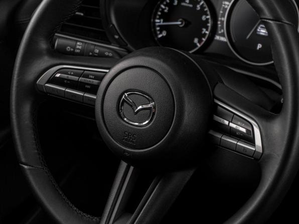 Mazda 3 IV (BP) с пробегом 2020 года, цена 2 429 000 рублей, 28380 км, седан, Автокод Объявления