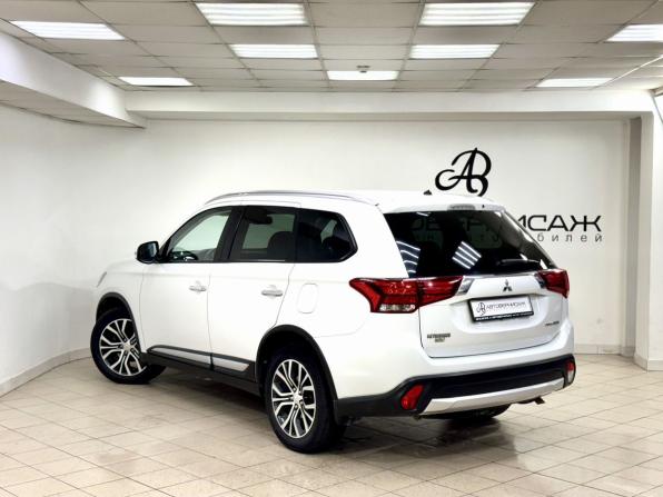 Mitsubishi Outlander III Рестайлинг 2 с пробегом 2016 года, цена 2 050 000 рублей, 65741 км, внедорожник, Автокод Объявления
