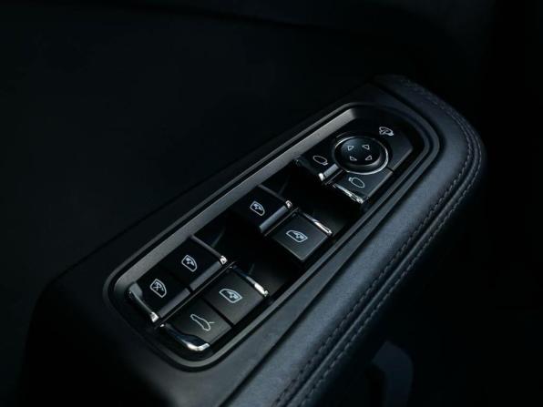 Porsche Macan I с пробегом 2016 года, цена 3 876 400 рублей, 92141 км, внедорожник, Автокод Объявления