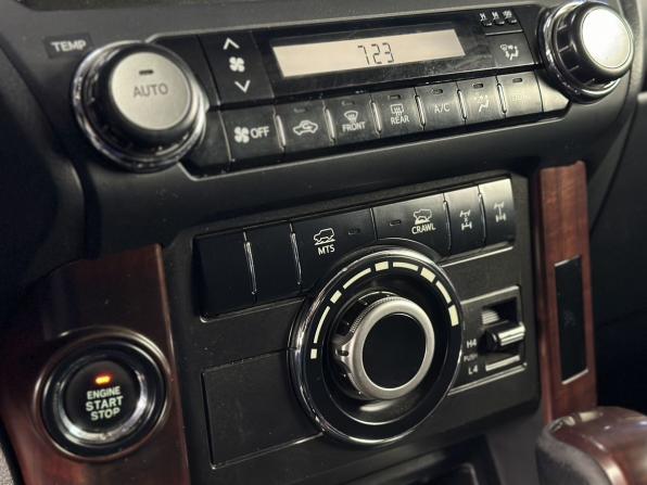 Toyota Land Cruiser Prado 150 Series Рестайлинг 1 с пробегом 2014 года, цена 2 740 000 рублей, 329006 км, внедорожник, Автокод Объявления