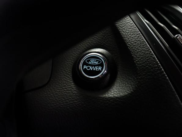 Ford Focus III с пробегом 2012 года, цена 899 000 рублей, 204528 км, седан, Автокод Объявления