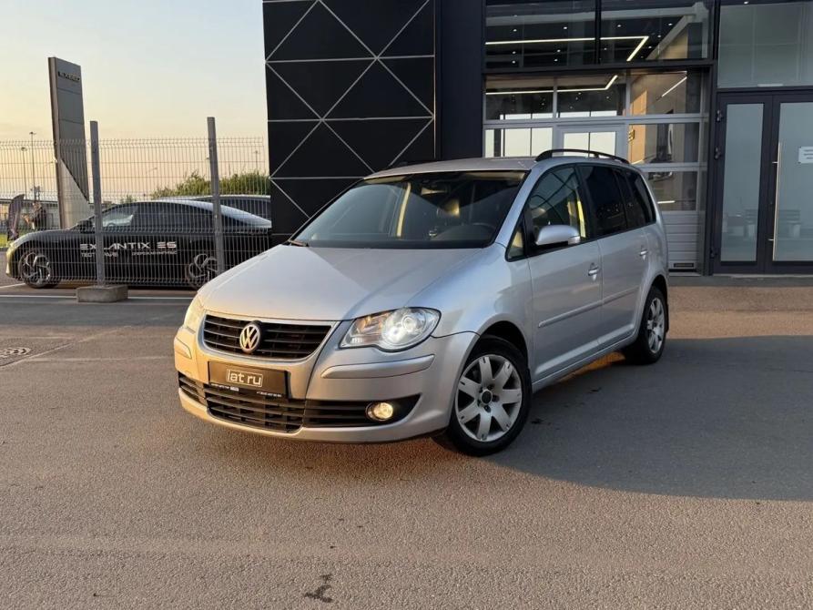 Volkswagen Touran I Рестайлинг Санкт-Петербург  - изображение 1