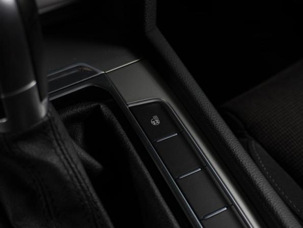 Volkswagen Passat B8 с пробегом 2017 года, цена 1 799 000 рублей, 191164 км, седан, Автокод Объявления