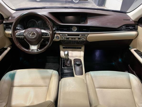 Lexus ES VI Рестайлинг с пробегом 2017 года, цена 1 995 000 рублей, 222415 км, седан, Автокод Объявления