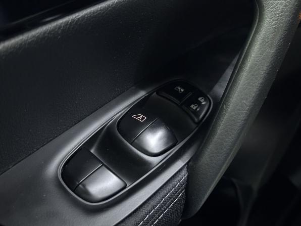Nissan Qashqai II с пробегом 2018 года, цена 1 895 000 рублей, 87551 км, внедорожник, Автокод Объявления
