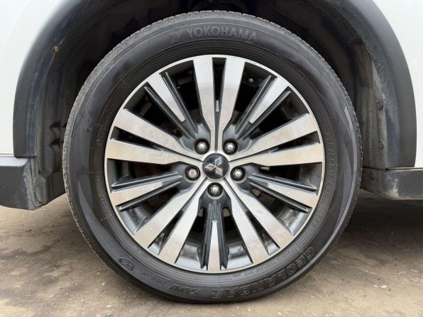 Mitsubishi Outlander III Рестайлинг 3 с пробегом 2019 года, цена 2 050 000 рублей, 102380 км, внедорожник, Автокод Объявления