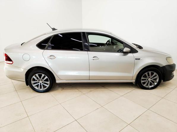 Volkswagen Polo V Рестайлинг с пробегом 2018 года, цена 1 060 000 рублей, 120230 км, седан, Автокод Объявления