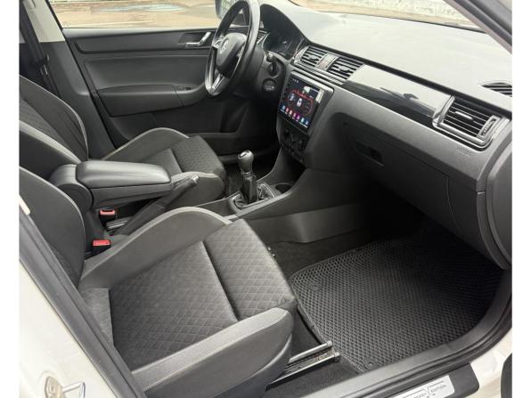 Skoda Rapid I с пробегом 2015 года, цена 755 000 рублей, 165109 км, лифтбек, Автокод Объявления