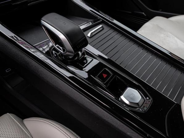 Geely Atlas II с пробегом 2023 года, цена 2 430 000 рублей, 24795 км, внедорожник, Автокод Объявления