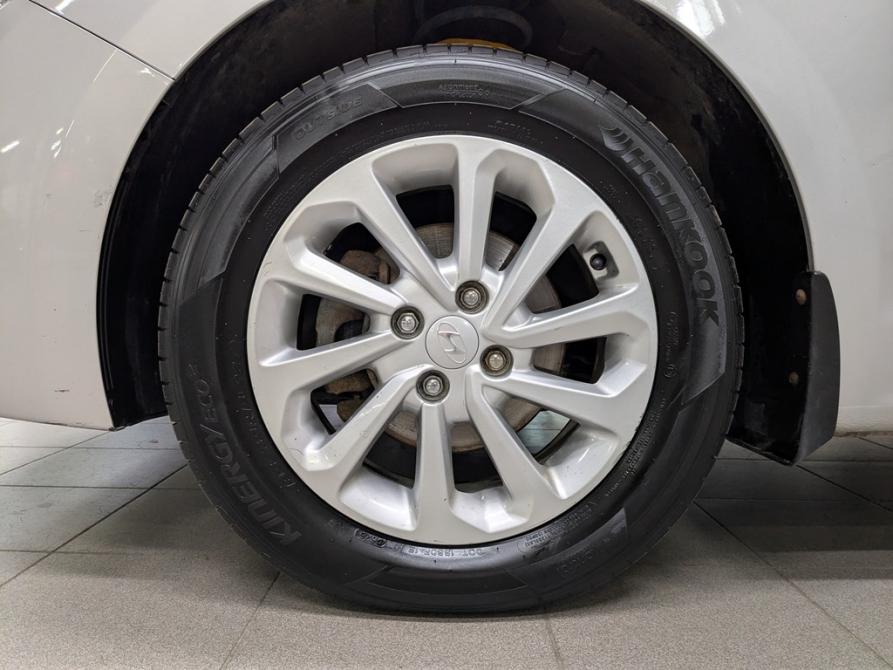 Hyundai Solaris II Москва  - изображение 7