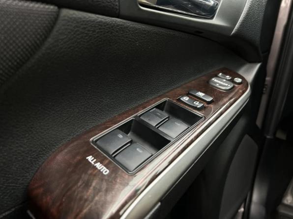 Toyota Camry VII (XV50) Рестайлинг с пробегом 2016 года, цена 2 099 000 рублей, 142000 км, седан, Автокод Объявления
