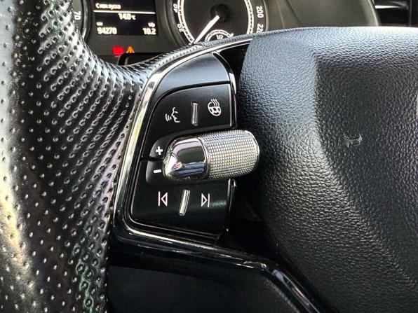 Skoda Rapid II с пробегом 2020 года, цена 1 699 000 рублей, 94270 км, лифтбек, Автокод Объявления