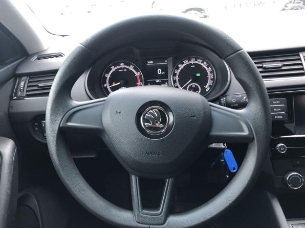 Skoda Octavia III (A7) Рестайлинг с пробегом 2019 года, цена 1 694 500 рублей, 117063 км, лифтбек, Автокод Объявления