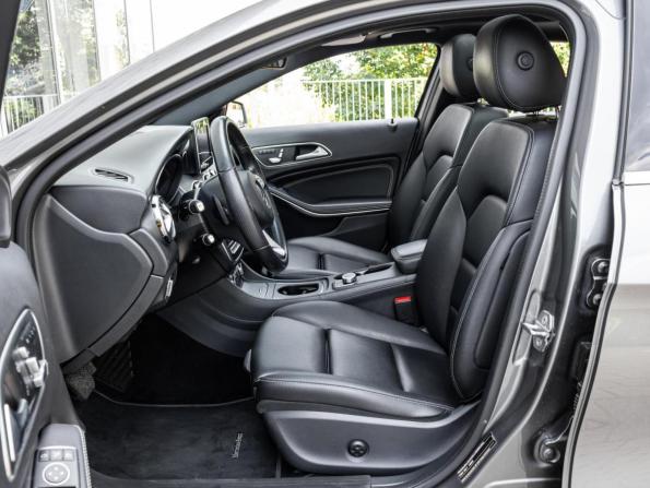Mercedes-Benz GLA I (X156) Рестайлинг с пробегом 2019 года, цена 2 720 000 рублей, 145065 км, внедорожник, Автокод Объявления