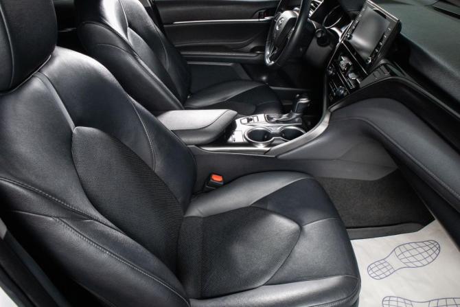Toyota Camry VIII (XV70) Рестайлинг с пробегом 2021 года, цена 2 999 000 рублей, 64600 км, седан, Автокод Объявления