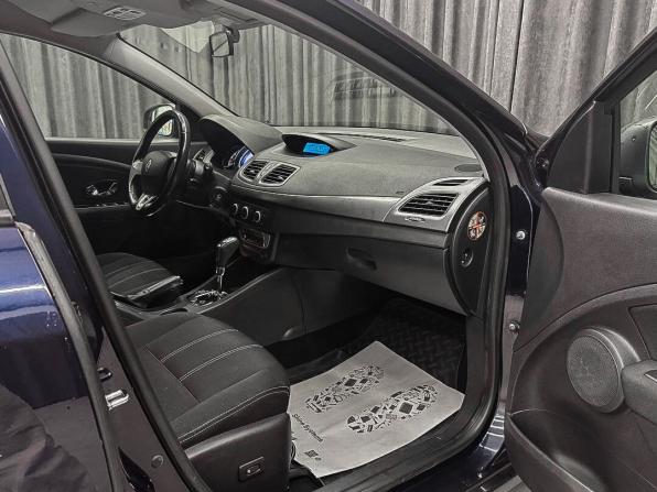 Renault Megane III Рестайлинг с пробегом 2013 года, цена 750 000 рублей, 87674 км, хэтчбек, Автокод Объявления