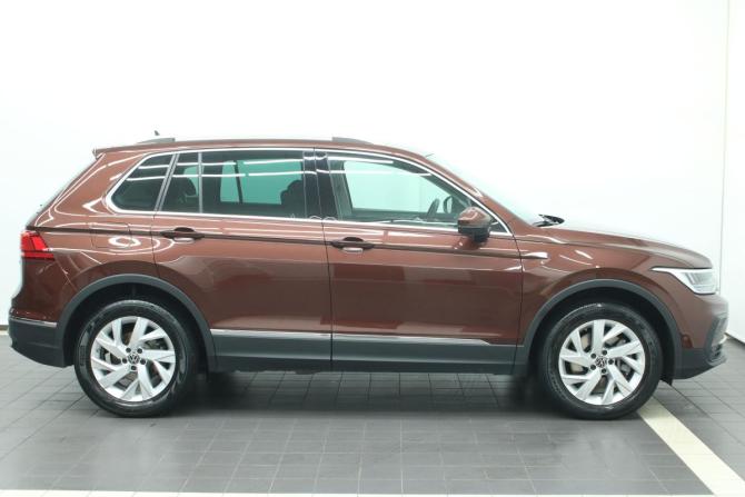 Volkswagen Tiguan II Рестайлинг с пробегом 2021 года, цена 3 200 000 рублей, 52570 км, внедорожник, Автокод Объявления