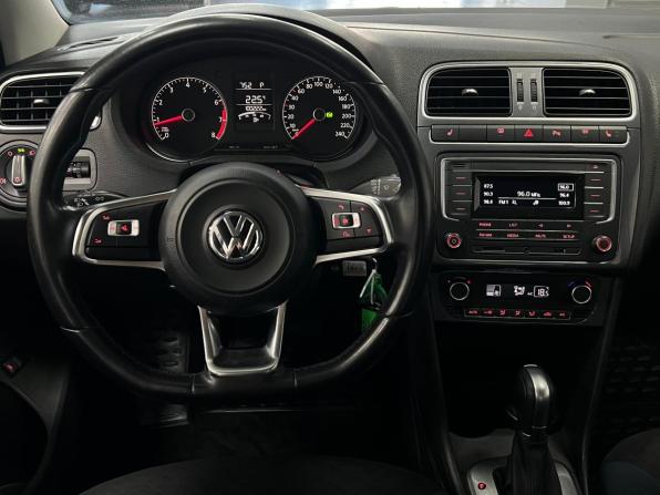 Volkswagen Polo V Рестайлинг с пробегом 2020 года, цена 1 450 000 рублей, 100220 км, седан, Автокод Объявления