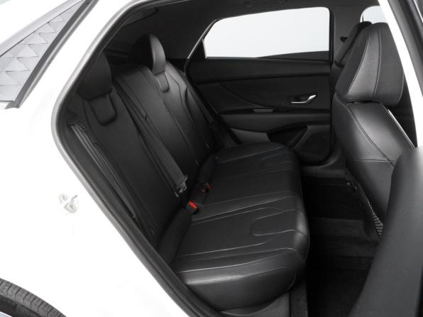 Hyundai Elantra VII (CN7) Рестайлинг с пробегом 2023 года, цена 2 180 000 рублей, 32044 км, седан, Автокод Объявления