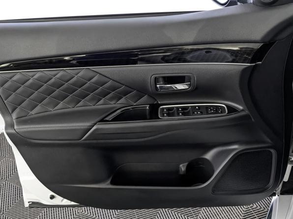 Mitsubishi Outlander III Рестайлинг 3 с пробегом 2022 года, цена 2 550 000 рублей, 25553 км, внедорожник, Автокод Объявления