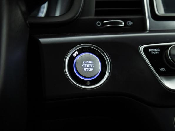 Hyundai Sonata VII (LF) Рестайлинг с пробегом 2017 года, цена 2 150 000 рублей, 53000 км, седан, Автокод Объявления
