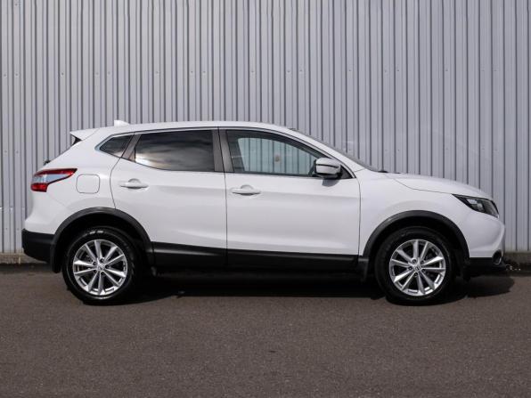 Nissan Qashqai II с пробегом 2017 года, цена 1 549 000 рублей, 119908 км, внедорожник, Автокод Объявления