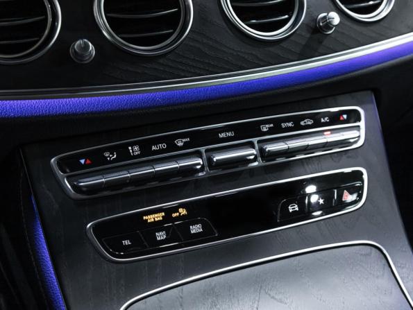 Mercedes-Benz E-Класс V (W213 S213 C238) Рестайлинг с пробегом 2022 года, цена 3 900 000 рублей, 60630 км, универсал, Автокод Объявления